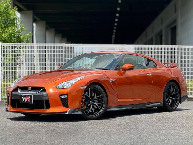 2017モデルGT-R35入庫致しました。仕入れ専門スタッフが厳しい目と経験で入庫致しました1...