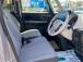 運転席は足元広々です。リラックスして運転できますね。
