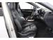 2代目ではV6エンジンのみの設定でしたが、3代目となってV8エンジンモデルが復活しました。