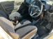 運転席は足元広々です。リラックスして運転できますね。