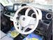 『1台』のお車に対して、3名体制で日々議論を重ね仕入れを行っております。