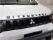 グリル上部に人気のクラシックMITSUBISHIエンブレムを装着し、スリーダイヤモンドマークは...